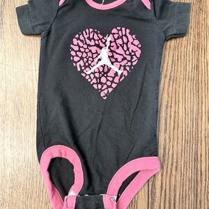 Jordan Black and Pink Infant Girls 0-3 Mo Bodysuit AA